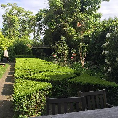 Bed And Breakfast De Oude Pastorie สเนก ภายนอก รูปภาพ