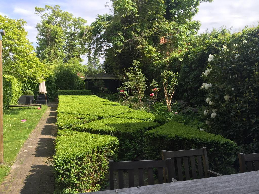 Bed And Breakfast De Oude Pastorie สเนก ภายนอก รูปภาพ